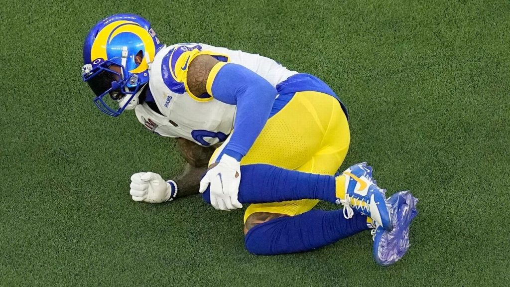 Odell Beckham Jr. walks off with knee injury, returns to sideline to watch Los Angeles Rams win Super Bowl LVI