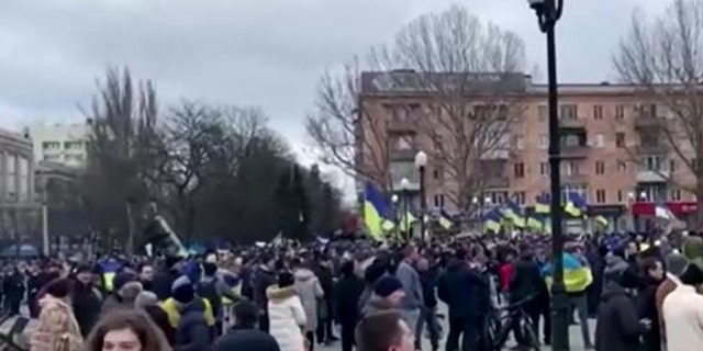 Ukrainians Rally Against Russia's Invasion and Scream "Kherson is Ukraine!"