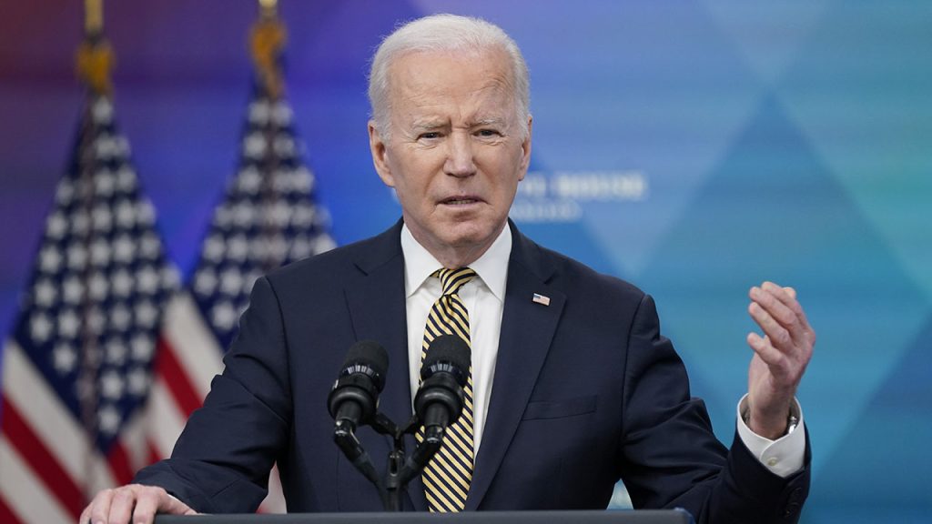 WH says Biden "currently has no plans" to travel to Ukraine despite Boris Johnson's visit