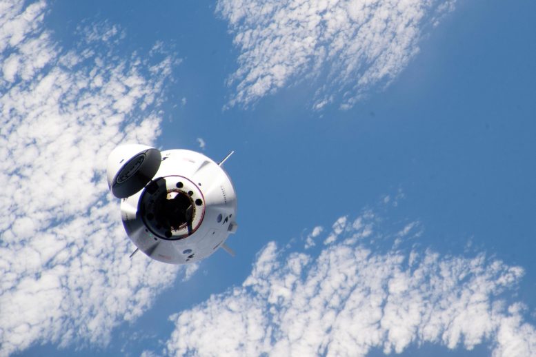 SpaceX Dragon Endeavor carrying Axiom X-1 astronauts