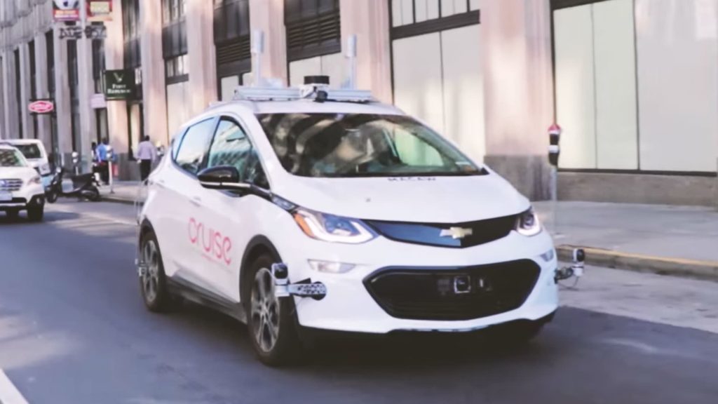 Video showing what happens when a driverless car is stopped
