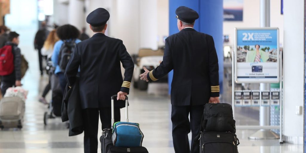 American Airlines lowered training requirements to get more pilots;  loss