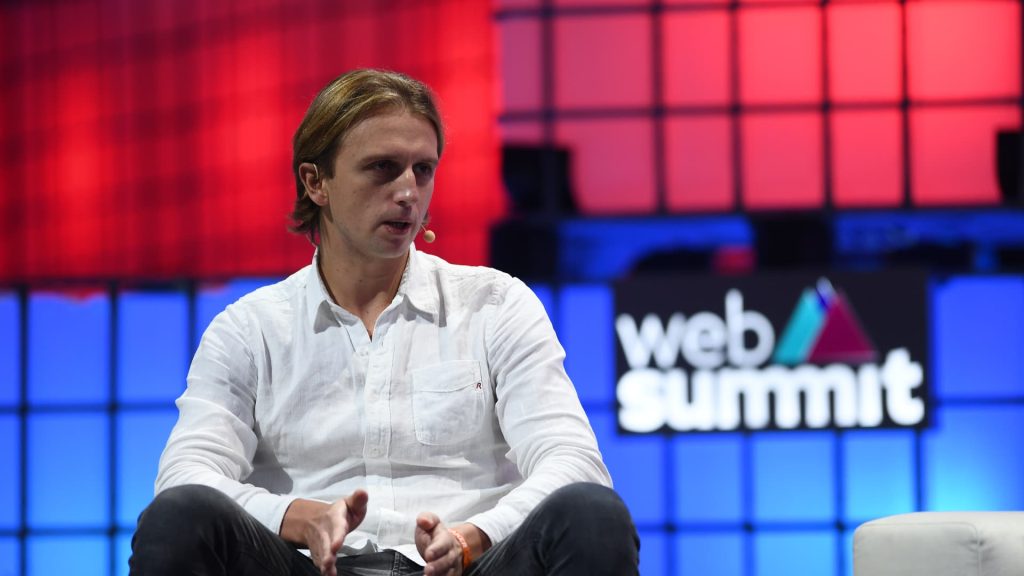Rival fintech firms Revolut and Wise are still recruiting