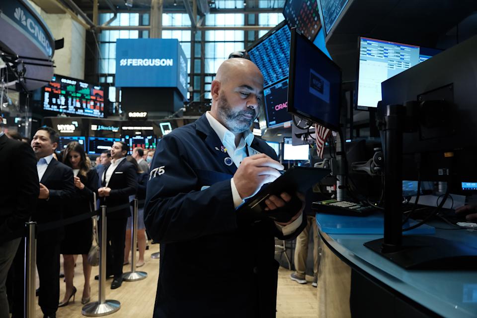 NEW YORK, NY - May 12: Traders work on the floor of the New York Stock Exchange (NYSE) on May 12, 2022 in New York City.  The Dow Jones Industrial Average declined in morning trading as investors remained concerned about inflation and other global issues.  (Photo by Spencer Platt/Getty Images)
