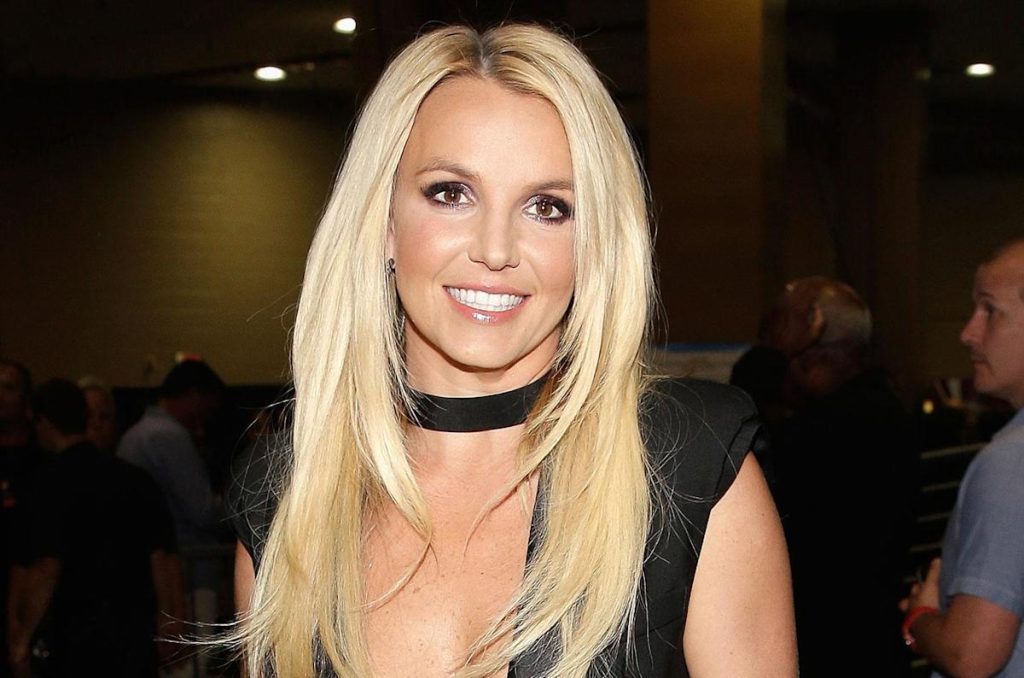 Britney Spears dances to Katy Perry's 'fireworks', opens up about wanting to 'crawl into a hole' while looking at social media