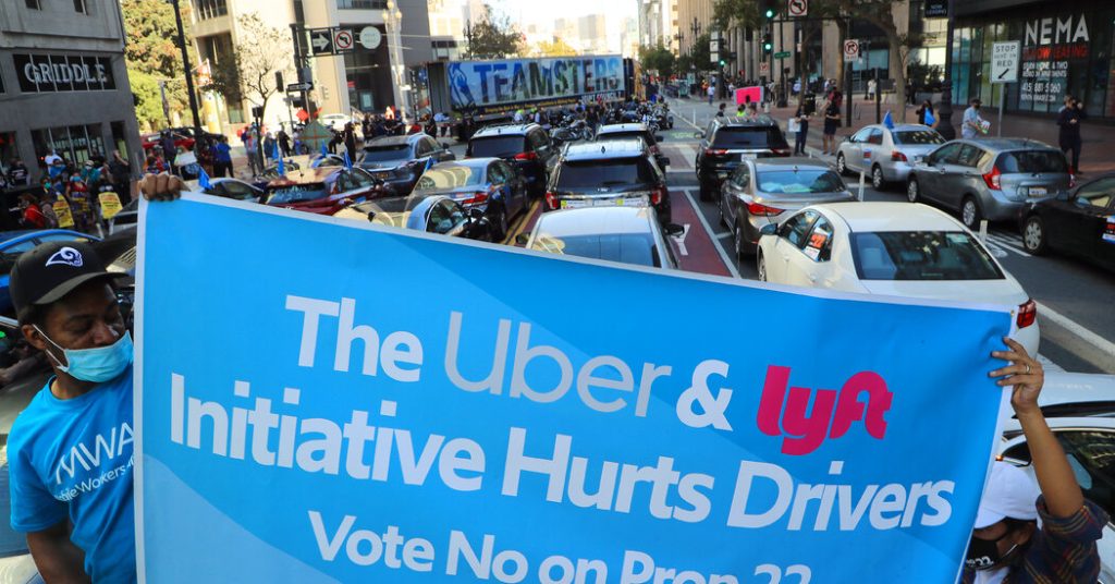 Driver lawsuits violate Uber and Lyft antitrust laws