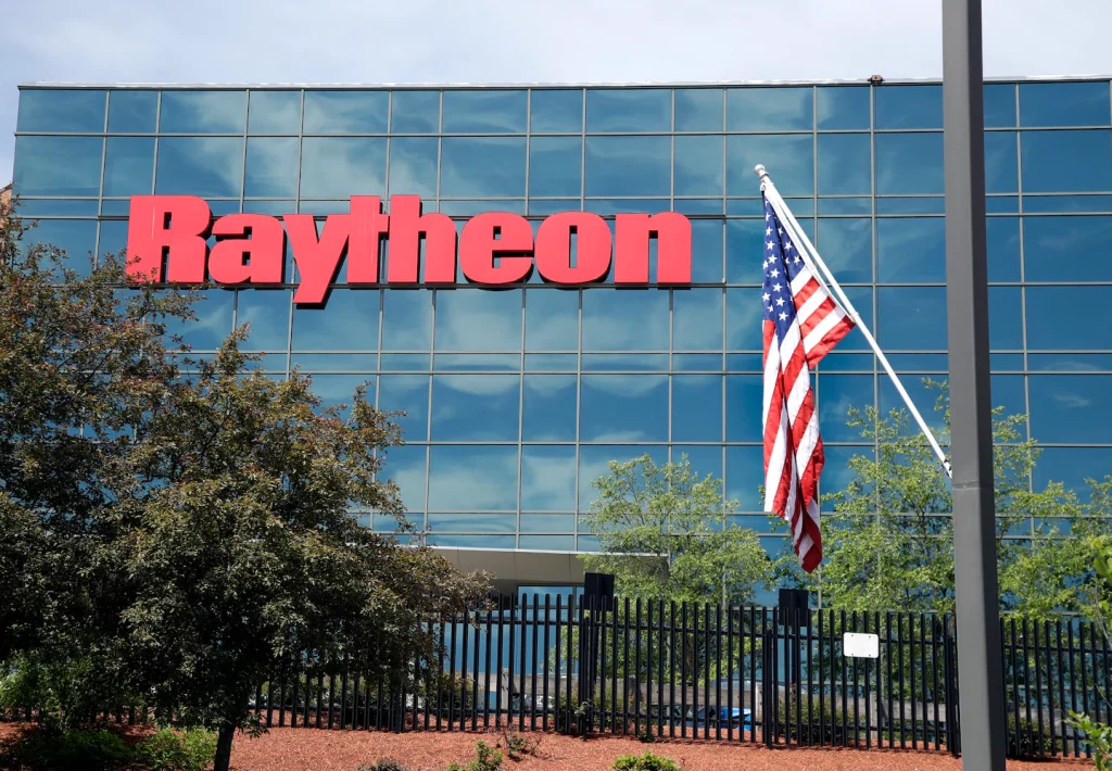 Raytheon will move headquarters to Arlington