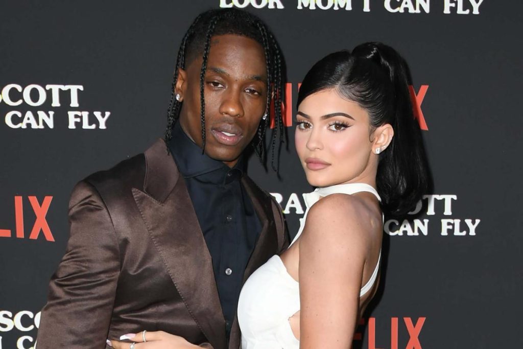 Travis Scott praises Kylie Jenner for "throwing her that ass" in a rare post