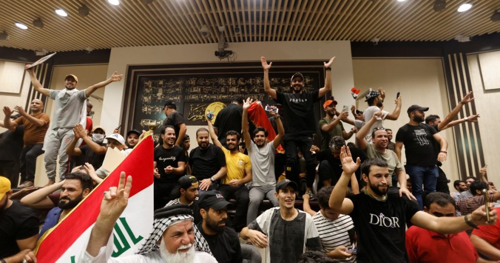 Iraqi protesters storm the parliament building in Baghdad's Green Zone |  Protest news