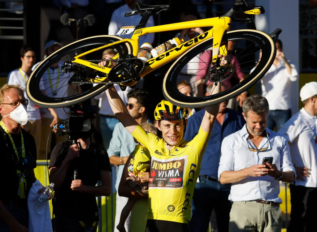 Jonas Weinggaard wins the Tour de France