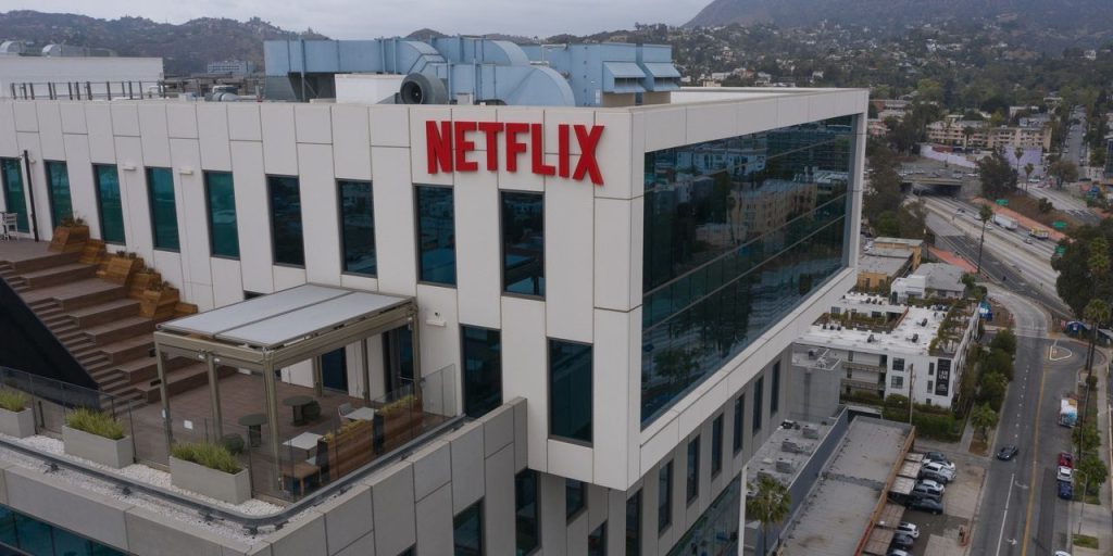 Netflix is ​​interviewing multiple external candidates for a new senior position overseeing the ad-supported level