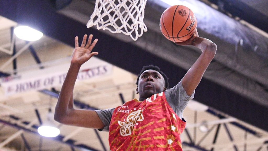 Rising forward Xavier Booker commits to basketball at Michigan State