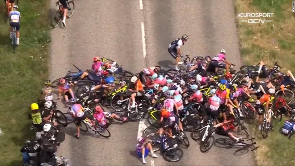 Tour de France Femmes: Stunning multi-rider accident leaves rider needing hospital treatment