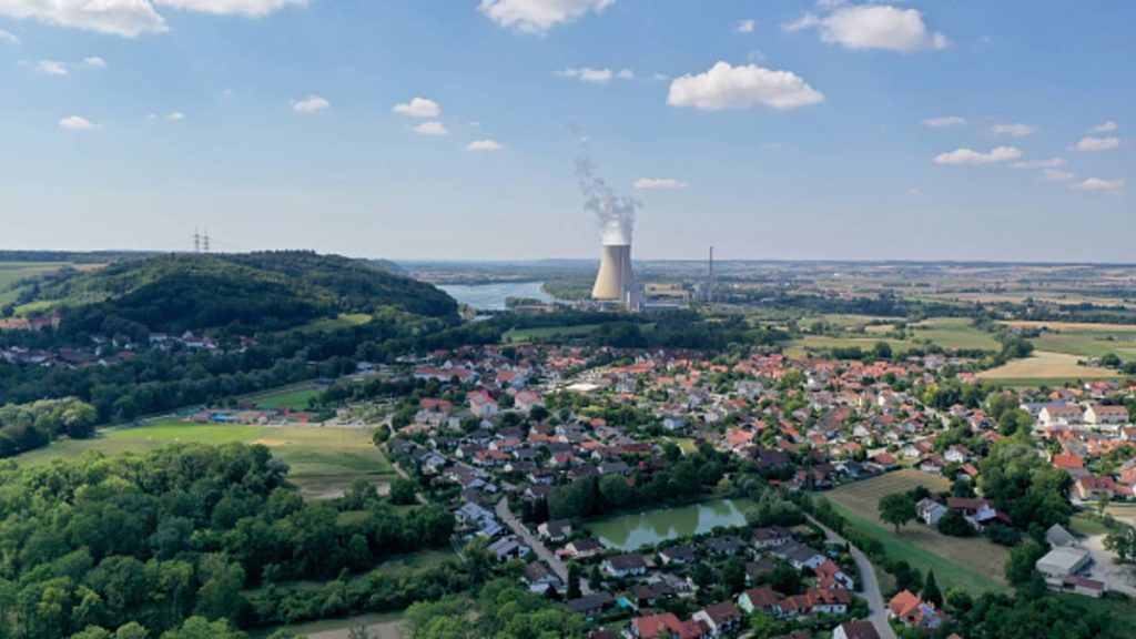 Germany to keep two nuclear plants available as a backup, burn coal