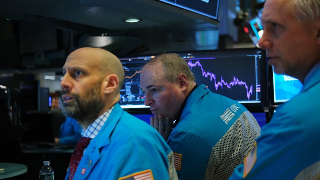 Stocks drop sharply as hot inflation report points to more Fed strength, Nasdaq down 3%