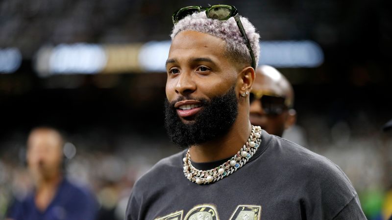 Police said Odell Beckham Jr. was removed from the Miami flight after refusing to comply with safety protocol